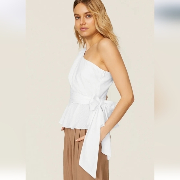 MINKPINK Jessey One Shoulder White Side Tie Detail Blouse Top Size Small - Picture 3 of 9